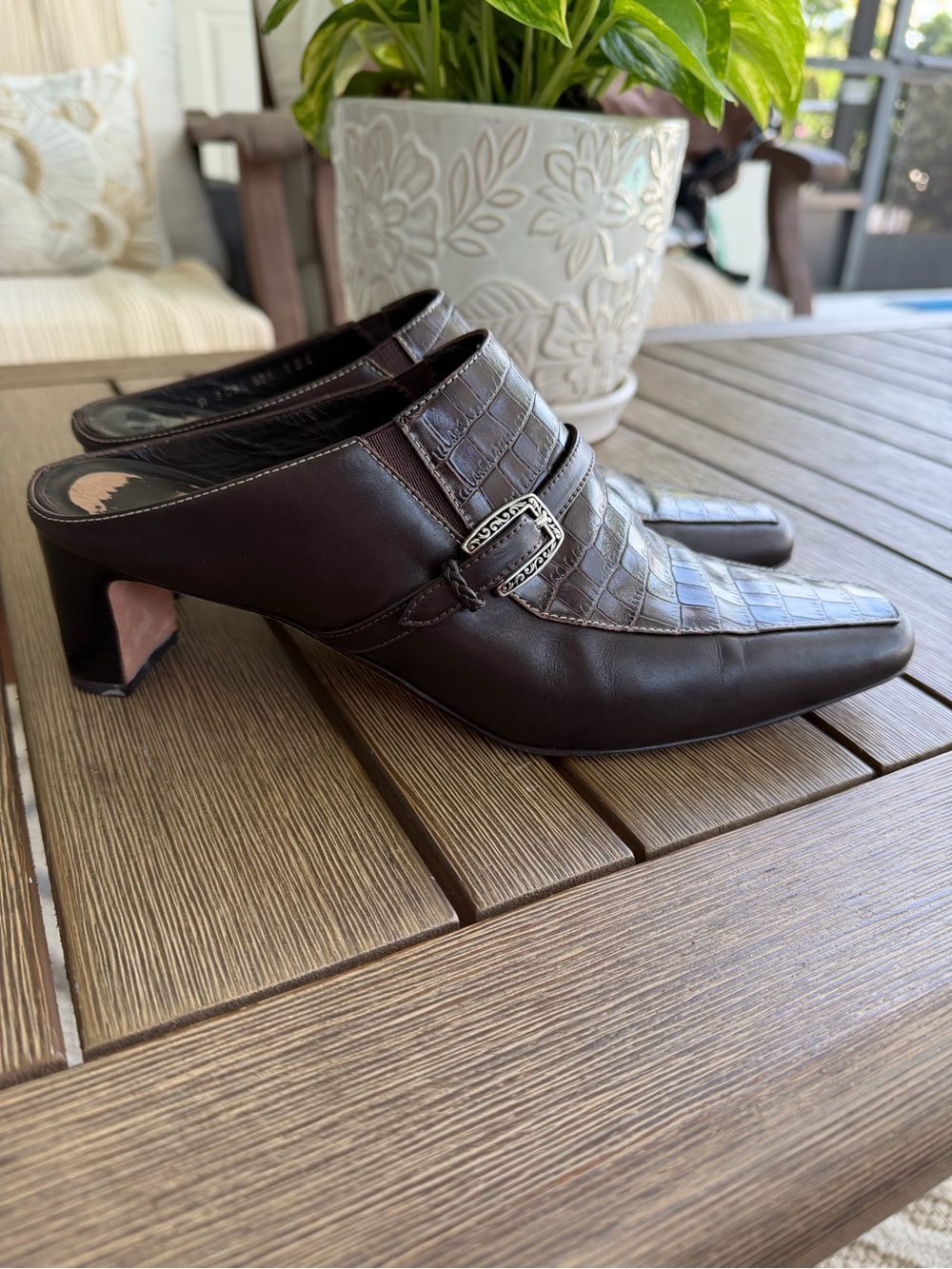 Brighton Tiana Brown Leather Croc Embossed Mule Heels Buckle Loafers Size 8M - Picture 5 of 12